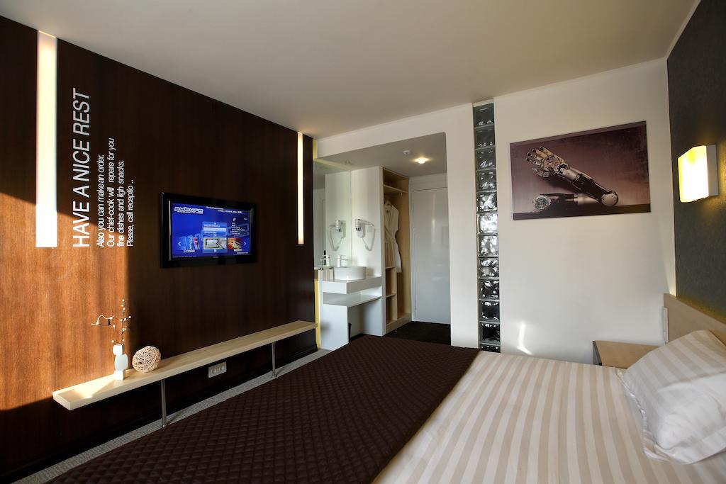 Futuro Hotel Bishkek Quarto foto