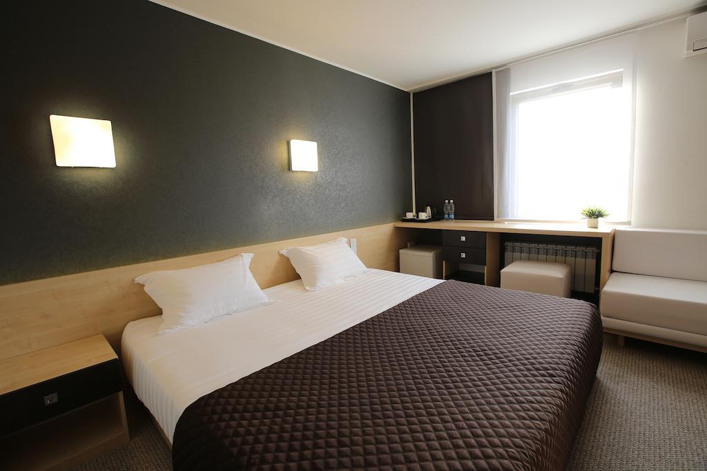 Futuro Hotel Bishkek Quarto foto